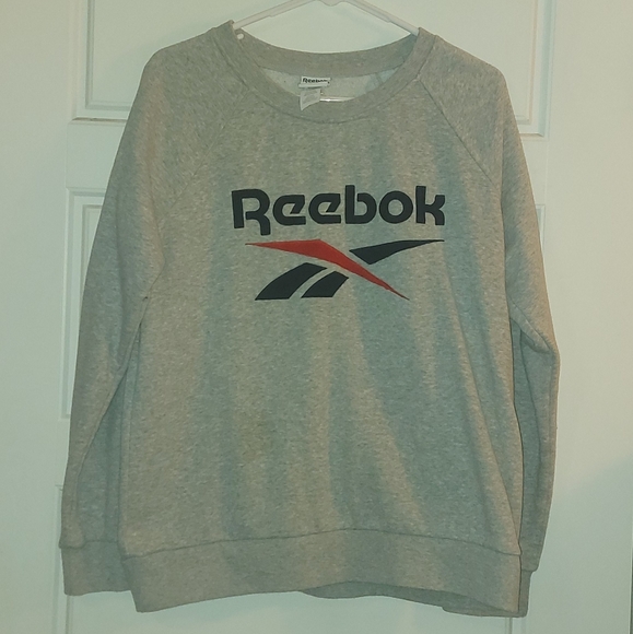 Reebok Tops - Reebok sweatshirt L